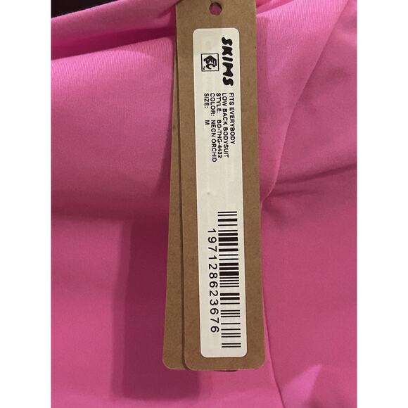 NWT Skims Fits Everbody Low Back Bodysuit in Neon Orchid size M - Picture 3 of 5